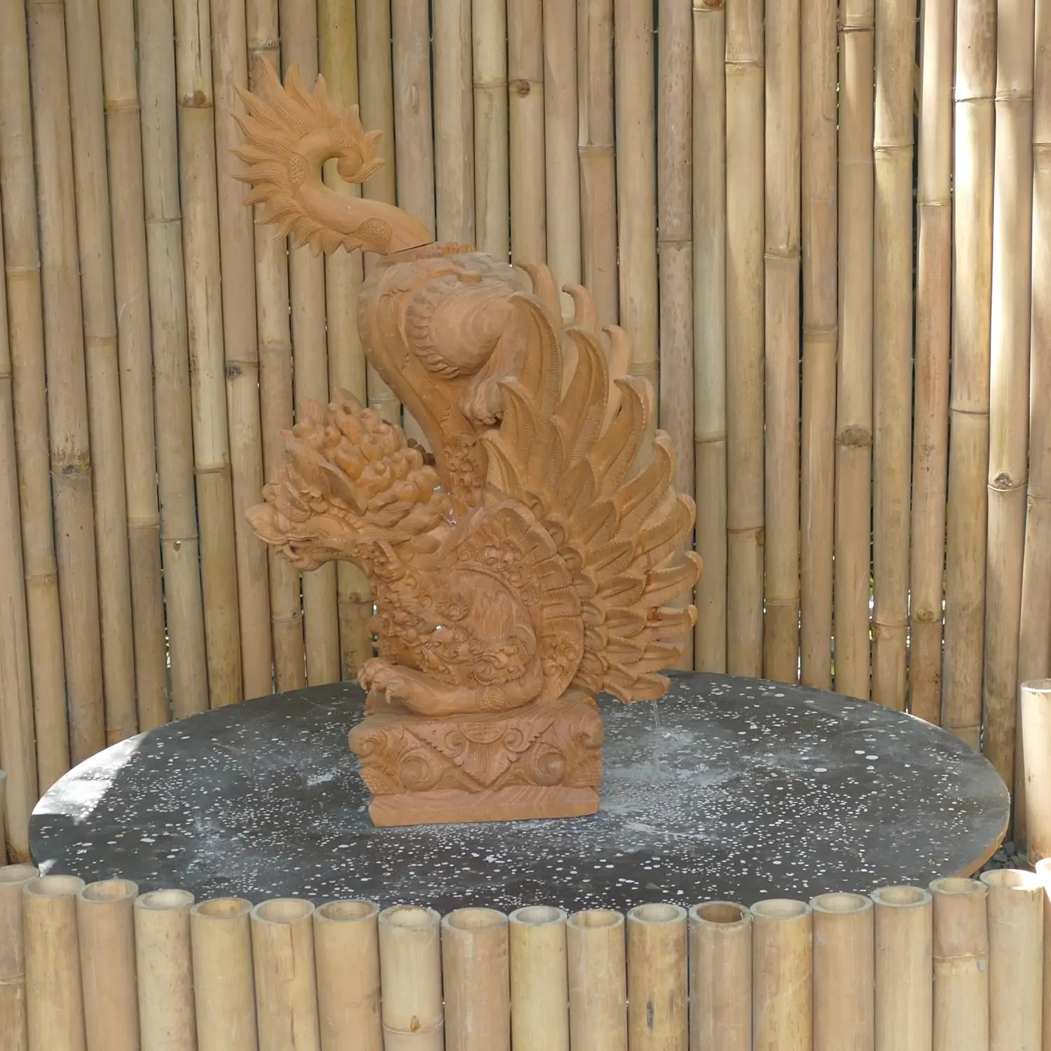  Product image 9 of the product “Singa Sungsang, Jack fruit, 30 x 35 x 56 cm (center Piece) with extension 47 x 40 x 75 cm ”